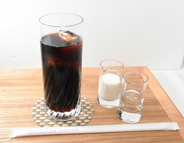 藤井聡太棋聖のおやつはアイスコーヒー（氷あり）クリーム、シロップ付き。地元・神戸の萩原珈琲（撮影・後藤亮平）