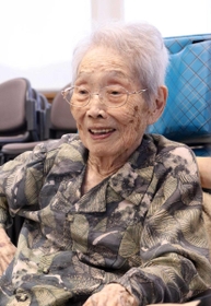 フィリピンでの体験を語る加武三代子さん＝高砂市