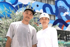 「ヒトツキ」のＫＡＭＩさん（左）とＳＡＳＵさん