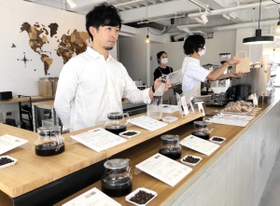 多彩な風味のスペシャルティコーヒーが試飲できる「ＴＡＯＣＡ　ＣＯＦＦＥＥ」の店舗＝西宮市湯本町