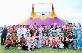 新型コロナの影響で休演を余儀なくされ、インターネットで活動資金を募るポップサーカスのメンバー＝宇都宮市（同サーカス提供）