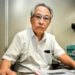 亡き叔父への思いを語る植田芳光さん＝姫路市西駅前町