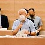 関西広域連合の新型コロナ対策で発言する連合長の井戸敏三兵庫県知事＝２７日午前、大阪市北区