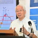 新型コロナウイルスの対処方針について会見する井戸敏三知事＝２８日午後、神戸市中央区（撮影・秋山亮太）