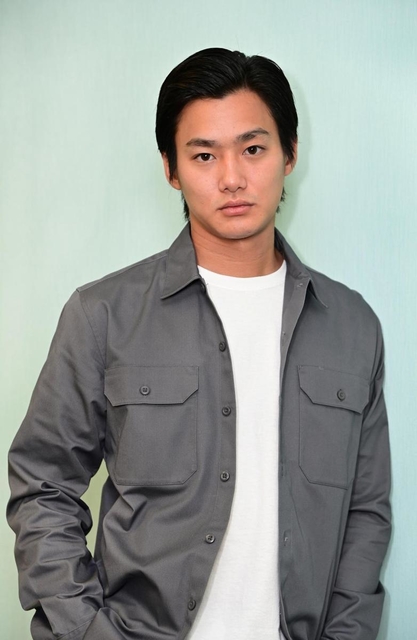 ドラマ「ＤＩＶＥＲ－特殊潜入班」に出演する神戸市中央区出身の野村周平さん＝大阪市内（撮影・秋山亮太）
