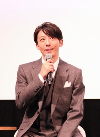 記者会見した高橋一生さん＝東京都港区東新橋１