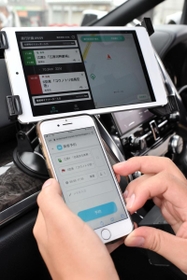 スマートフォンで乗降場所などを予約するとＡＩで配車され、車両が迎えに来てくれる＝豊岡市日高町日置