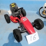 レーシングカー形の変形自転車（姫路市まちづくり振興機構提供）