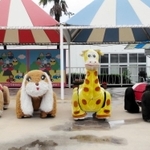 動物の形をしたバッテリーカー（姫路市まちづくり振興機構提供）