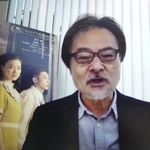会議用アプリＺｏｏｍで取材に応じる黒沢清監督（１３日午後）