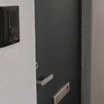 半グレだったという男性が住んでいたアパート。ここから生活を建て直すはずだった＝神戸市内