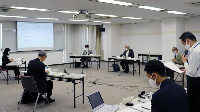 神戸市の事業検証案が示された有識者会議＝神戸市中央区八幡通４