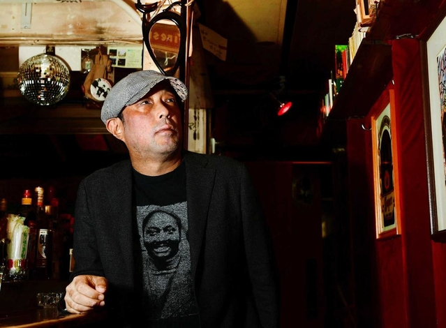 神戸市灘区、スタンドバー「モンク」（撮影・中西幸大）