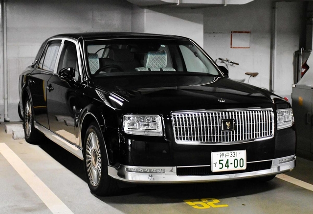 知事公用車と同型の県議会議長の公用車「センチュリー」