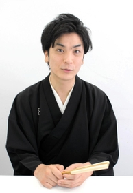 「古典落語に出てくる、世渡りはうまくないが楽しく生きようとする『喜六』が自分と重なってみえる」と話す桂あおば＝神戸新聞社