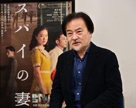 「今回の受賞は本当にラッキーなこと」と喜びを語る黒沢清監督＝神戸市中央区御幸通８（撮影・秋山亮太）