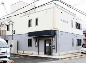 女性職員による入居者の虐待が発覚したサービス付き高齢者向け住宅「シルバーハウスはやしの南」＝明石市林２