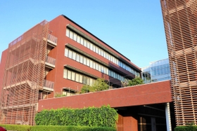 ＰＣＲ検査センターが設置される武庫川女子大総合薬学教育研究棟＝西宮市甲子園九番町