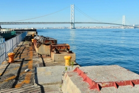 新たな明石海峡クルーズの拠点となる予定の旧明石淡路フェリー乗り場＝淡路市岩屋