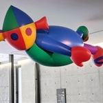 謎めいたキャラクター「サンダリーノ」のバルーン