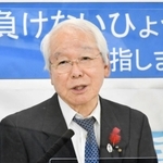 新型コロナウイルス感染症対策本部会議後に記者会見した兵庫県の井戸敏三知事＝兵庫県庁