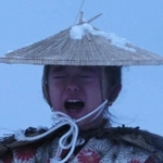 吹雪の中でハル（川北のん）が瞽女唄を稽古する場面は圧巻だ（©２０２０映画「瞽女ＧＯＺＥ」製作委員会）