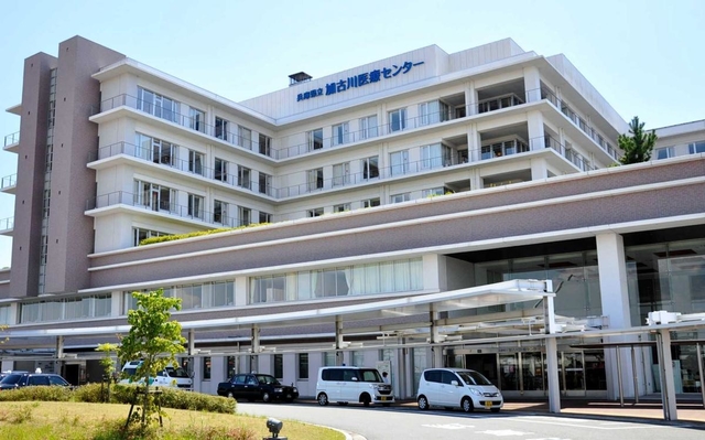 コロナ患者の専用病棟が開設される見通しの兵庫県立加古川医療センター＝加古川市神野町神野