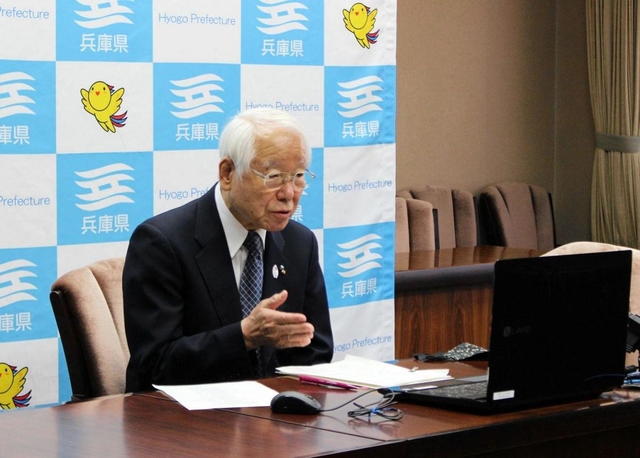 全国知事会のオンライン会合で、新型コロナウイルス対策について語る井戸敏三兵庫県知事＝２３日午前、県庁