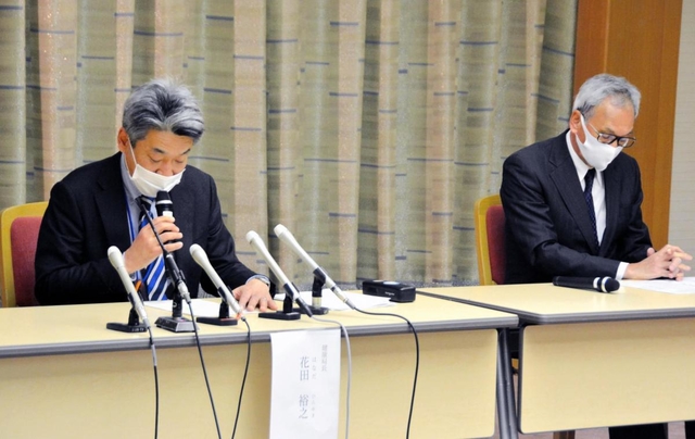 神戸市立医療センター西市民病院での新型コロナウイルス感染者確認を説明する市幹部ら＝２５日午後、神戸市役所（撮影・伊田雄馬）