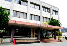兵庫県警三田署＝三田市天神１