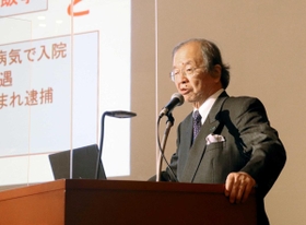 講演する「人と防災未来センター」の河田恵昭センター長＝東京都港区、品川プリンスホテル