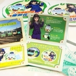 タオルやうちわ、ノートなどの北神弓子グッズ。売れ行きも上々という＝神戸市営地下鉄三宮駅