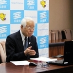 全国知事会のオンライン会合で、新型コロナウイルス対策について語る井戸敏三兵庫県知事＝２３日午前、県庁