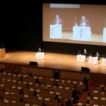 コロナ禍における報道について議論された新聞大会＝２６日午後、神戸市中央区港島中町６、神戸ポートピアホテル（撮影・辰巳直之）