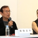公開収録について会見する映画監督の周防正行さん（左）と元バレリーナで女優の草刈民代さん＝３０日午後、神戸市灘区原田通３（撮影・斎藤雅志）