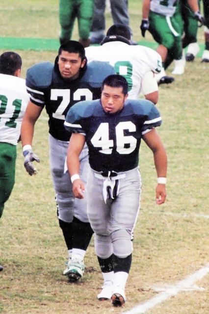 京大のアメフト選手時代の大久保さん（手前の４６番、本人提供）