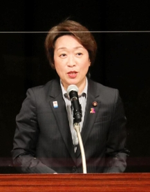 来夏の東京五輪・パラリンピックなどについて記念講演した橋本聖子五輪相＝神戸市中央港島中町６、神戸国際会議場