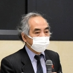 感染状況について説明する毛利好孝所長＝姫路市防災センター