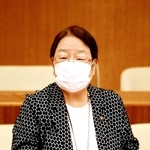 議場で任期満了での退任を表明した宝塚市の中川智子市長＝８日午前、宝塚市東洋町
