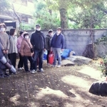 公開された赤穂義士最期の地。石のある場所で大石内蔵助らが切腹したとされる＝東京都港区