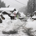 孤立状態が続く数久谷集落＝１７日午後、兵庫県新温泉町歌長（撮影・末吉佳希）