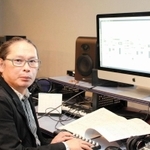 「マントラは楽しい曲なので、ぜひ生で聴いて」と話す有馬純寿さん＝堺市南区晴美台４、帝塚山学院大泉ケ丘キャンパス