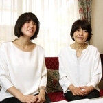 新型コロナウイルスの風評被害や横野浩一さんの闘病生活について語る長女伏谷由佳さん（左）と妻の横野典子さん＝神戸市須磨区（撮影・中西大二）