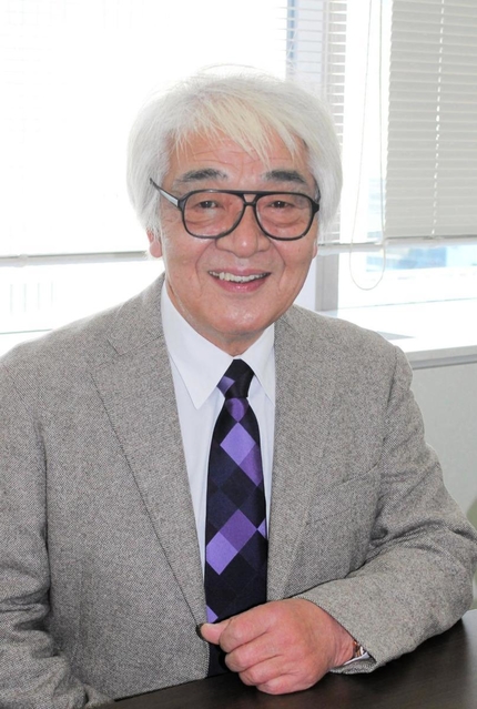「人の絆が問われる今、親子で見てほしい作品」と話す西垣吉春監督＝神戸新聞社