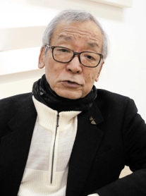 「スタッフには感謝の言葉しかない」と話す島田誠さん＝神戸市中央区、ギャラリー島田