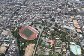 神戸市が大学誘致や施設の再整備に乗り出す王子公園の一帯＝神戸市灘区（２０２０年８月撮影）