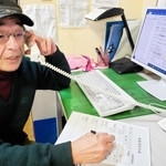 「酒を飲んでも何も解決しない」と、震災の教訓を話す清瀬憲一さん。相談や断酒会の案内で立ち直りを支える＝神戸市長田区御蔵通６、兵庫県断酒会