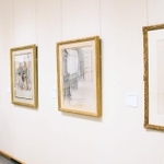 迎賓館赤坂離宮の壁画のためのスケッチ、下絵が並ぶ一画＝神戸市立小磯記念美術館