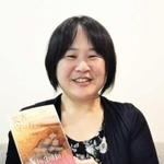 関西訴訟の次回裁判は大阪地裁で１月２１日にある。「本を読んで裁判にも関心を寄せてほしい」と話す森松明希子さん＝大阪市内