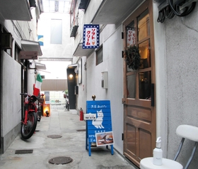 集合住宅のレトロな雰囲気がぴったり＝芦屋市東芦屋町５